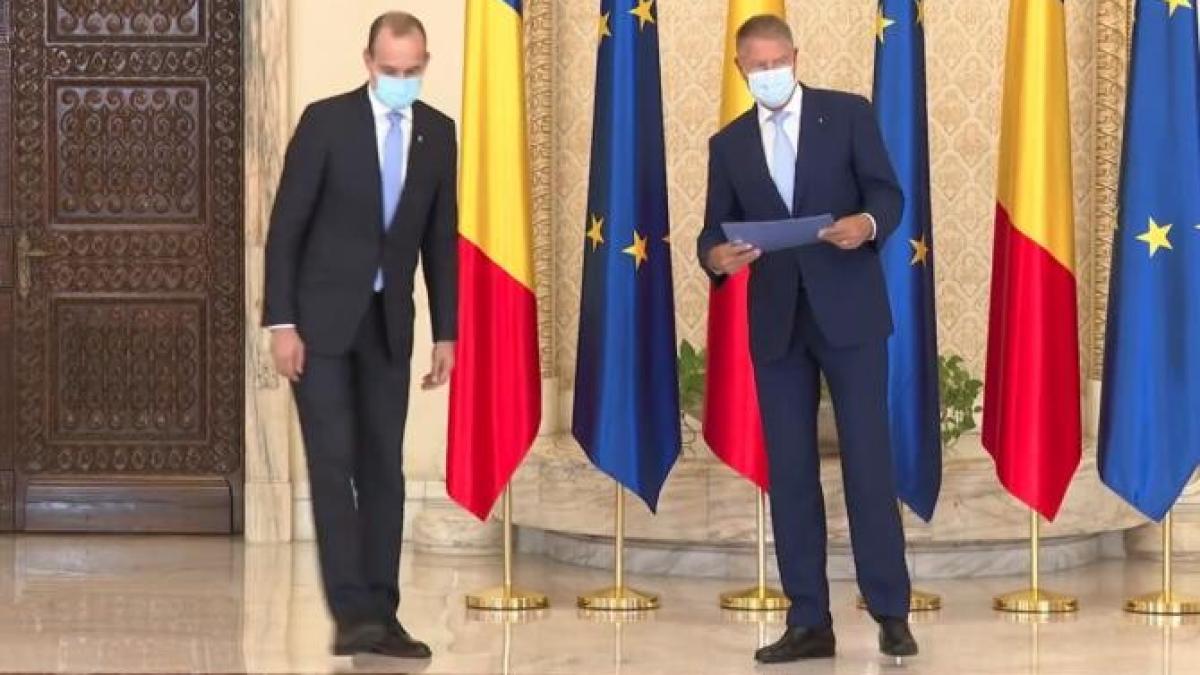 viprc-ccprc-82lceanu--tprc-ccprc-a6inut-la-distantprc-ccprc-a6aprc-ccprc-86-de-iohannis--gusprc-ccprc-a6aprc-ccprc-86---circ-de-imagine_45818900