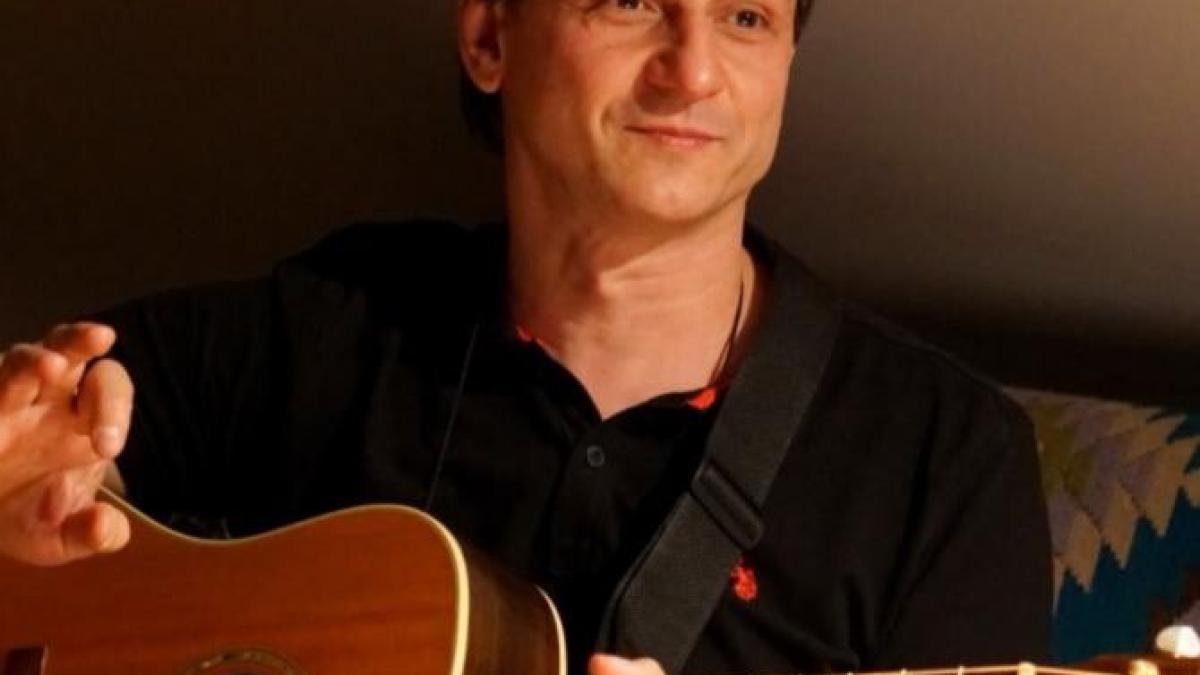 andrei-paunescu--coincidenta-mortii-lui-doru-stanculescu-culmea--tot-pe-23-august--acum-noua-ani--stupid_09763800