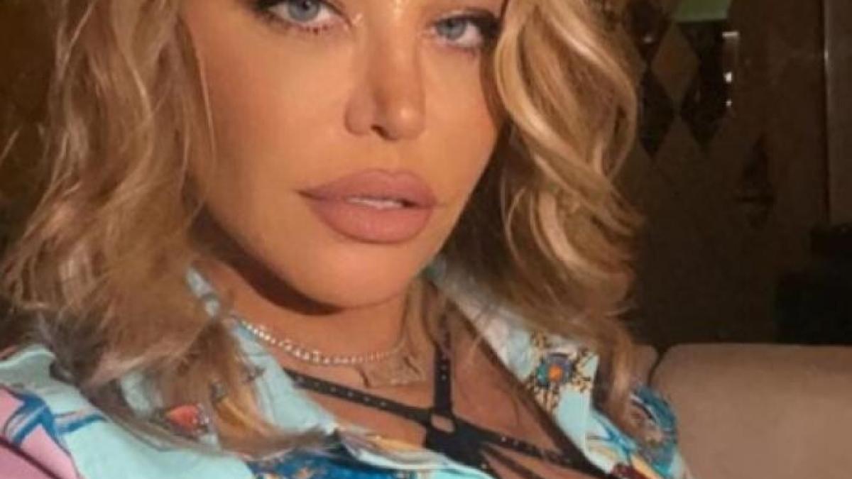 loredana-groza--poza-de-infarct--atac-fara-precedent-te-ai-tampit-de-tot-tanti-lore--disperarea-goliciunii-a-pus-stapanire-pe-tine_14073400