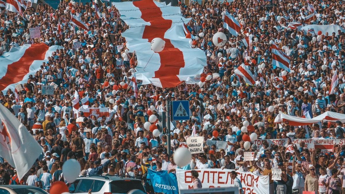 val-de-furie-printre-opozantii-lui-lukashenko_53709300