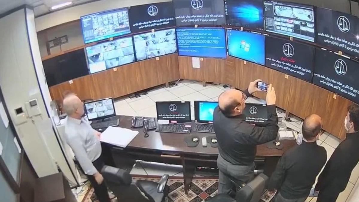 inchisoare-irac-atac-cibernetic_96018500