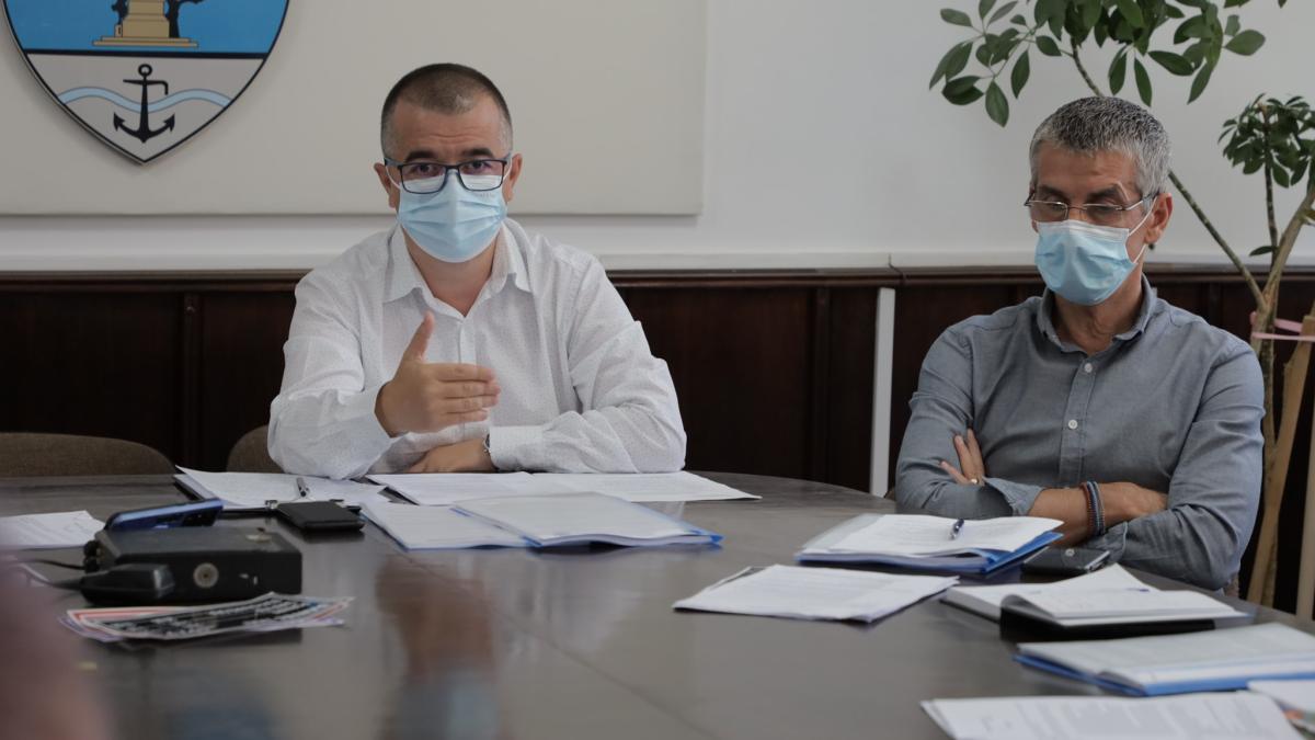 stefan-ilie--primarul-din-tulcea--da-27-000-de-lei-pe-mese-intinse-si-nu-are-11-000-de-lei-pentru-pensionari-2_50028000