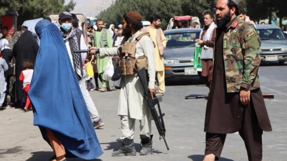 talibanii-au-chemat-toate-femeile-din-sistemul-sanitar-din-afganistan_91591400