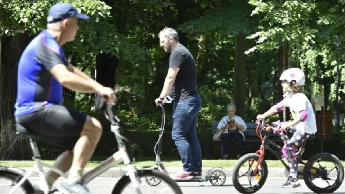 bucuresprc-ccprc-a7tenii--invitatprc-ccprc-a7i-la-marsprc-ccprc-a7ul-masprc-ccprc-a7inilor-eco-friendly_32785300