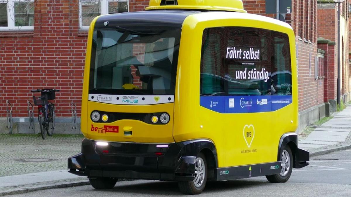 masina_autonoma_2_38654100