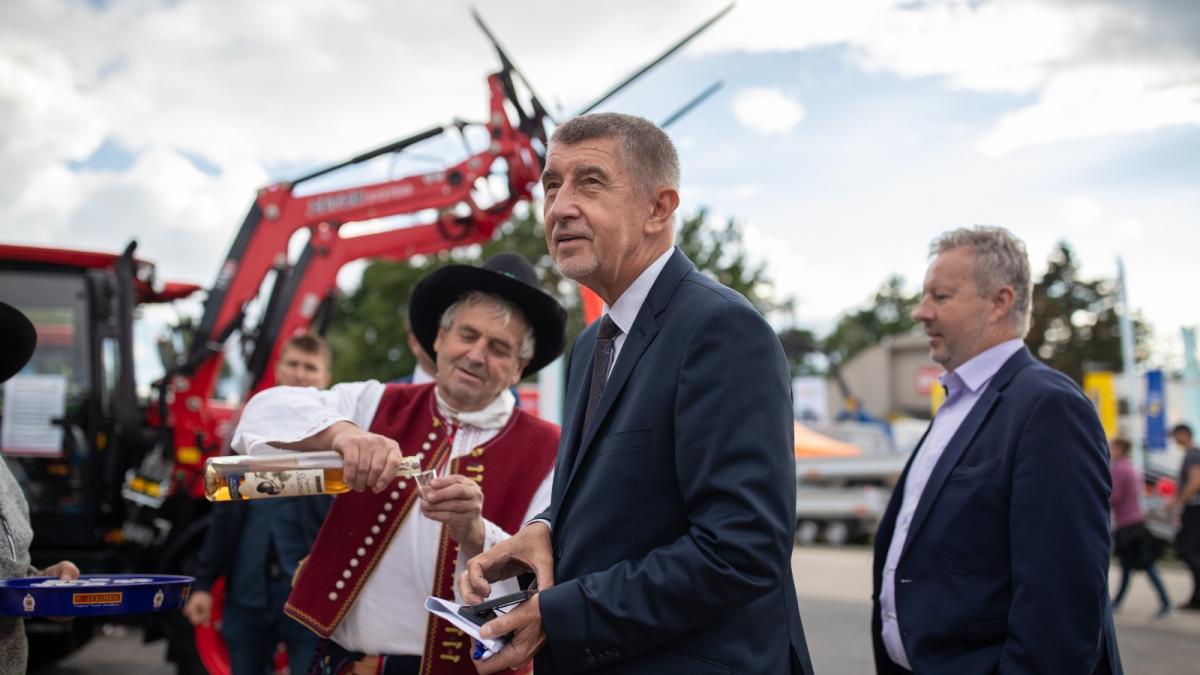 premierul-cehiei-cere-primirea-romaniei-in-schengen_83807500