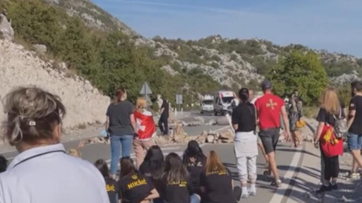 au-blocat-drumul-in-muntenegru_69727500