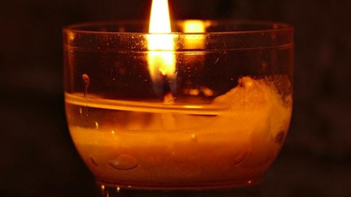 a_murit_condoleante_lumanare_pxb_61456500