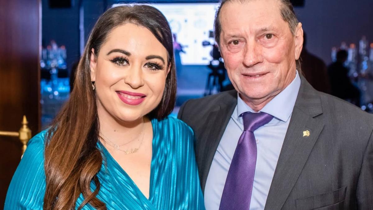 oana-roman--despre-ivan-patzaichin-mi-a-spus-ca-se-simtea-stingher-cand-trecea-pe-langa-statuia-lui_84362700