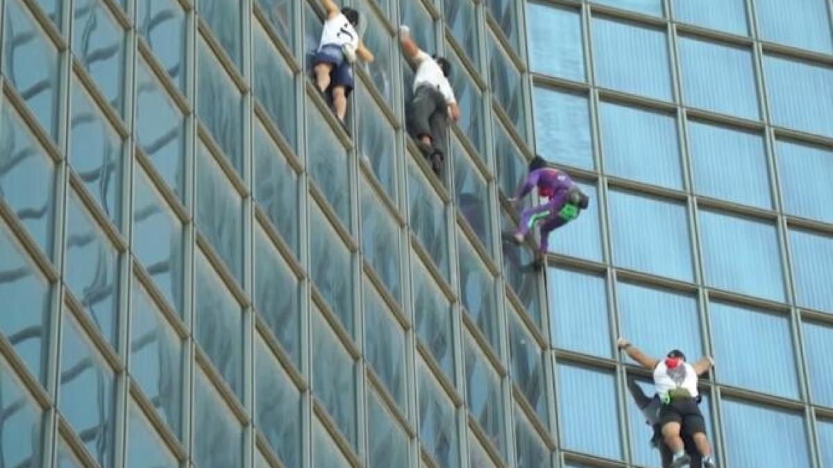 omul-paianjen-francez-si-trei-ucenici_34035500