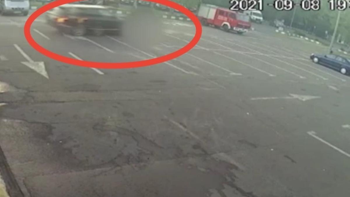 angajat-lovit-cu-masina_73787200