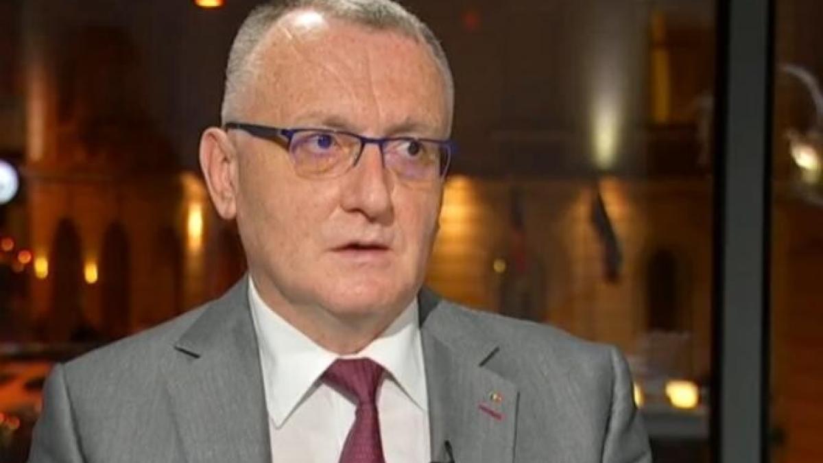 cimpeanu--anunt-inainte-de-inceperea-scolii-in-a-doua-jumatate-a-lunii-octombrie-e-posibil-ca-in-bucuresti-sa-se-ajunga-la-rata-de-6-la-mie_87384100