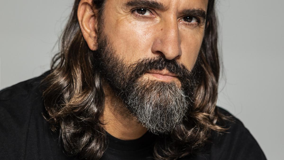 tibi-clenci--despre-filtrele-de-pe-retelele-de-socializare-si-editarea-exesiva-a-pozelorprc-e2prc-80prc-9dmodificarea-realitatii-iti-va-fura-si-ultimul-zambetprc-e2prc-80prc-9d_02859200