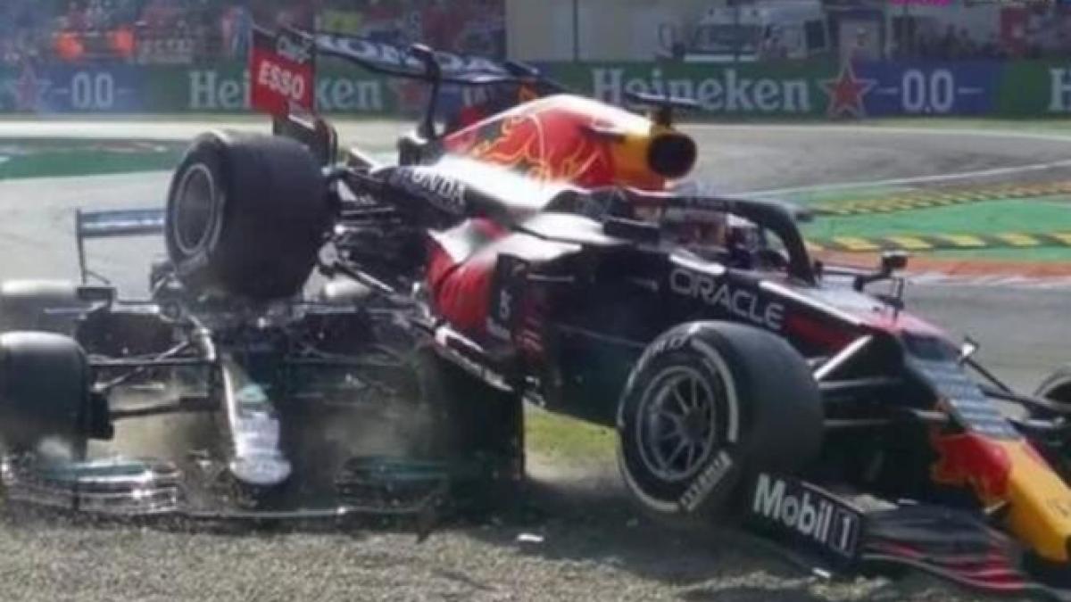 hamilton--la-un-pas-de-moarte-in-mp-de-la-monza--a-fost-salvat-de-sistemul-de-protectie-halo_24843300