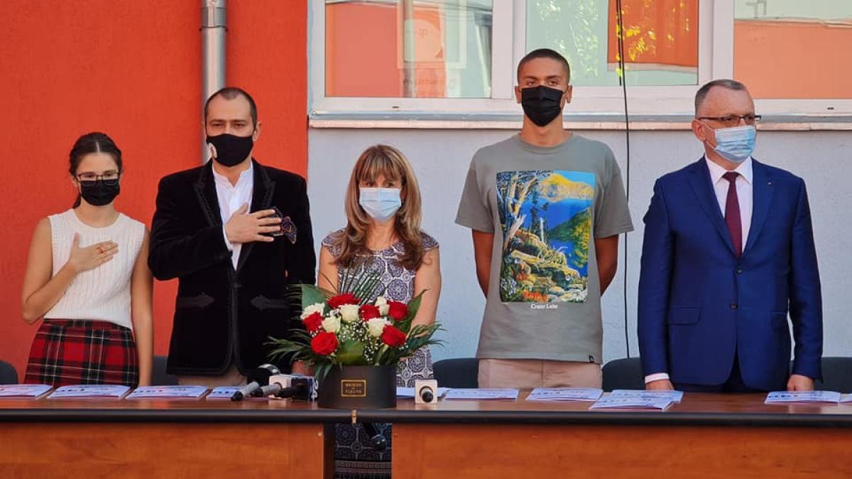 fiica_lui_daniel_baluta_la_prezidiu_95078400