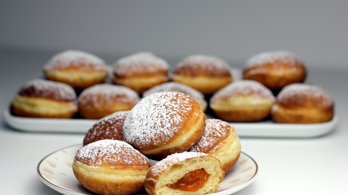 gogosi-poloneze-sau-paczki--secretul-pentru-un-aluat-pufos-care-se-topeste-in-gura_94324900