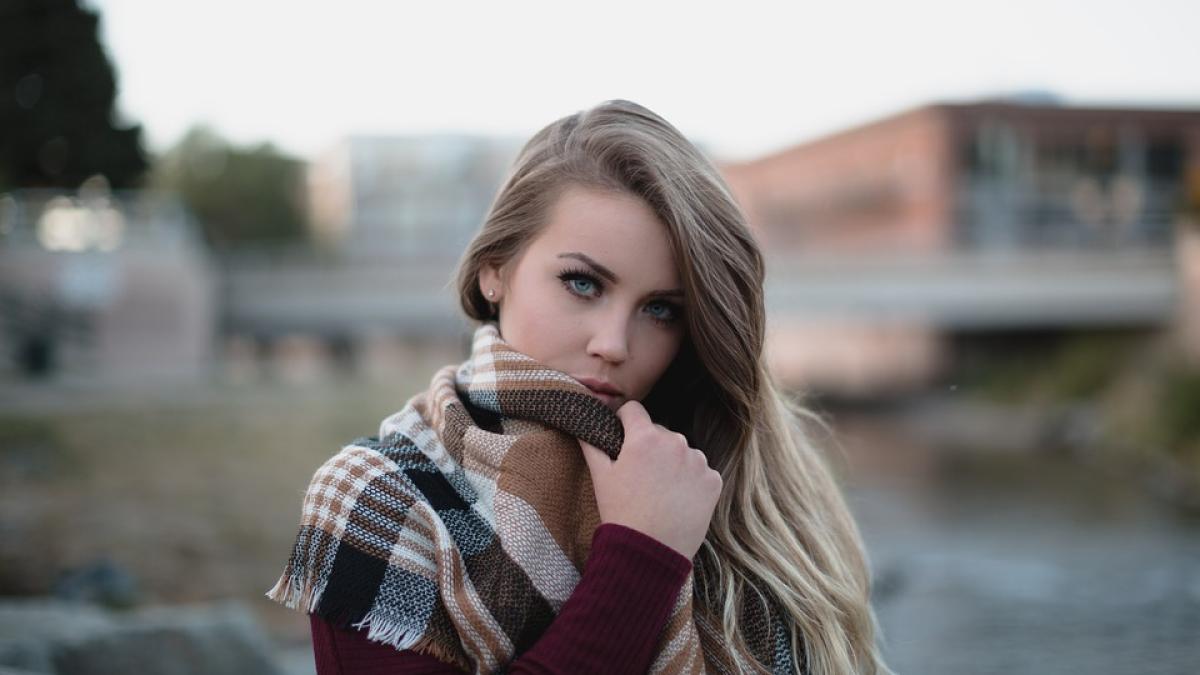 femeie-haine-groase-vreme_19681600