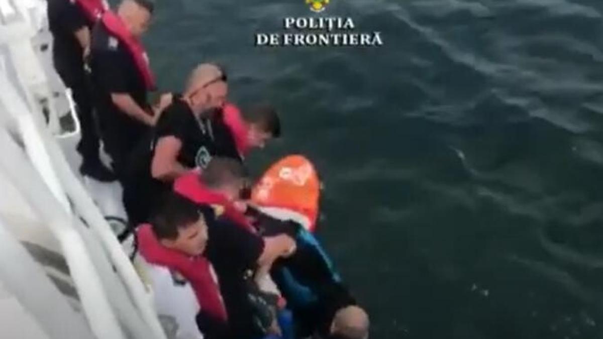 politia-de-frontiera-a-salvat-surferi_80643100