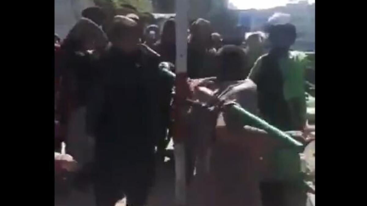 barbat-batut-cu-lantul-in-kabul_31618200