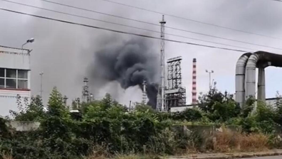 incendiu-la-rafinaria-lukoil-din-ploiesti_02786200