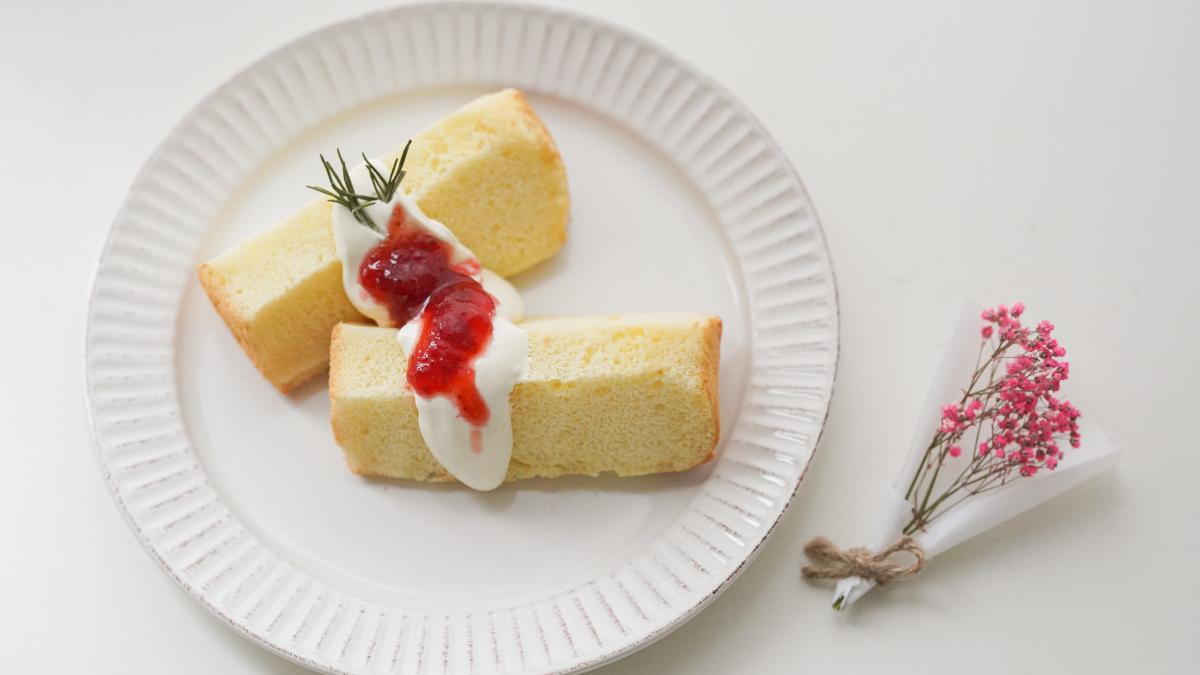 prajitura-cu-branza-dulce--reteta-simpla-se-amesteca-toate-ingredientele-si-se-baga-la-cuptor-2_18892500