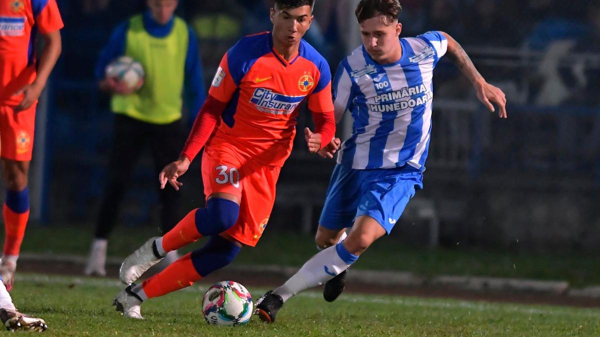 fcsb_hunedoara_cupa_iordanescu_fb_47954400