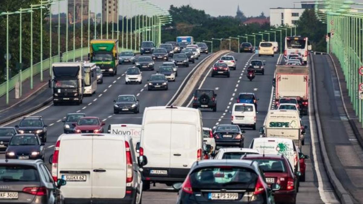 infotrafic--27-septembrie--accidente-sprc-ccprc-a6i-restrictprc-ccprc-a6ii-de-trafic_07977800