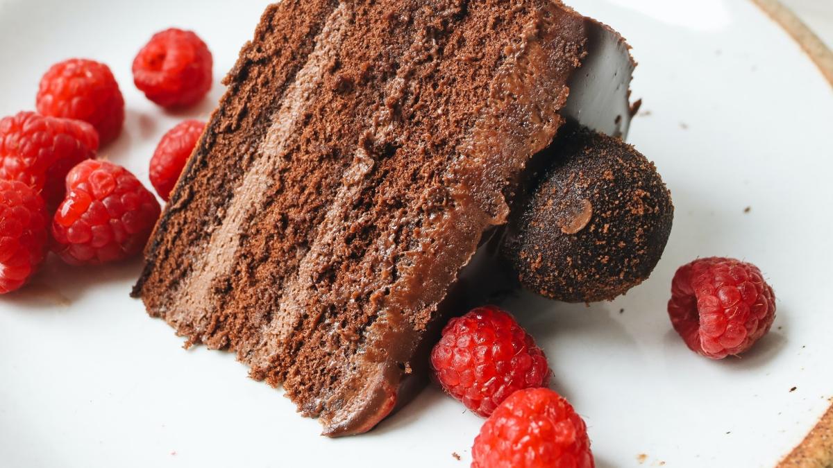 tortul-veverita--prajitura-cu-crema-fina-si-blat-pufos-pentru-momente-speciale-reteta_62088200