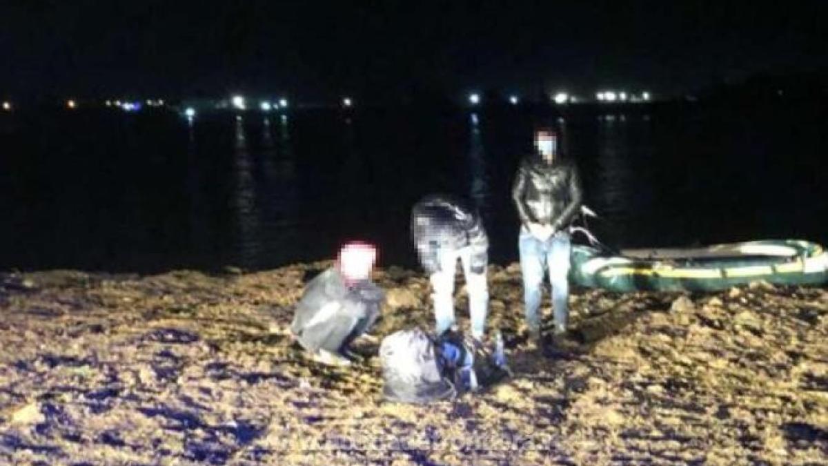 zece-persoane-au-iprc-ccprc-82ncercat-saprc-ccprc-86-treacaprc-ccprc-86-ilegal-fluviul-dunaprc-ccprc-86rea_89425900