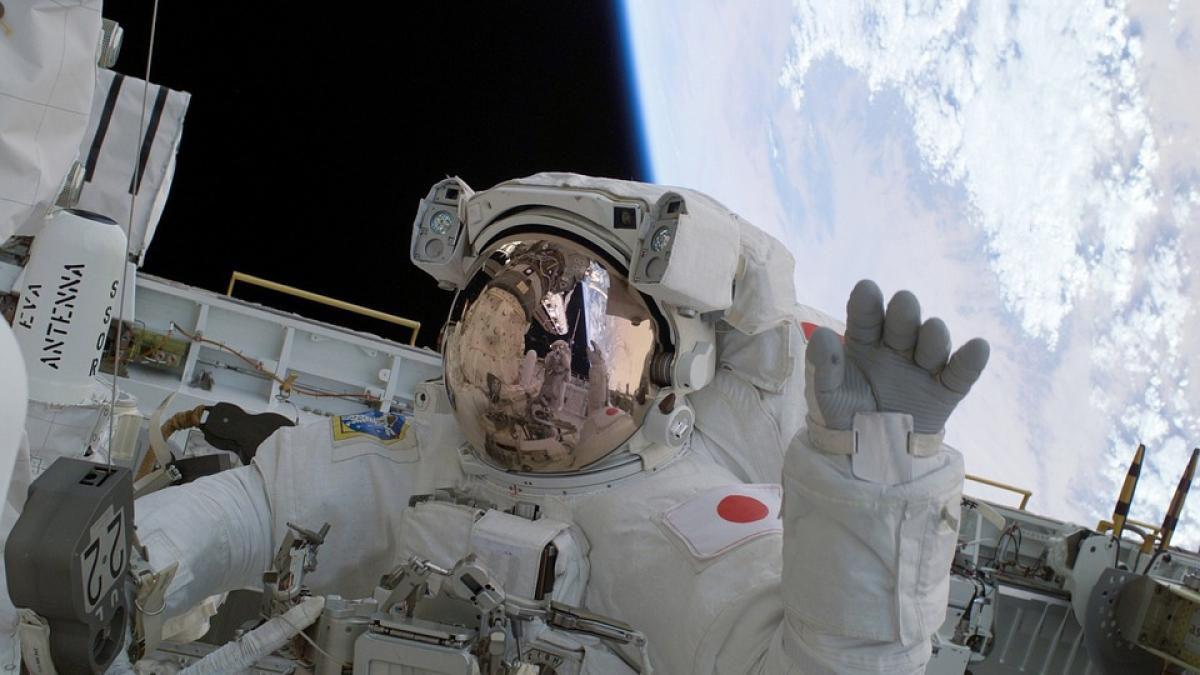 primul-film-in-spatiu--actorii--pregatire-timp-de-patru-luni--scenariul-se-schimba-tot-timpul_71921200