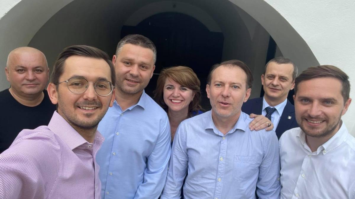 pavel-popescu-in-plenul-parlamentului_80684200