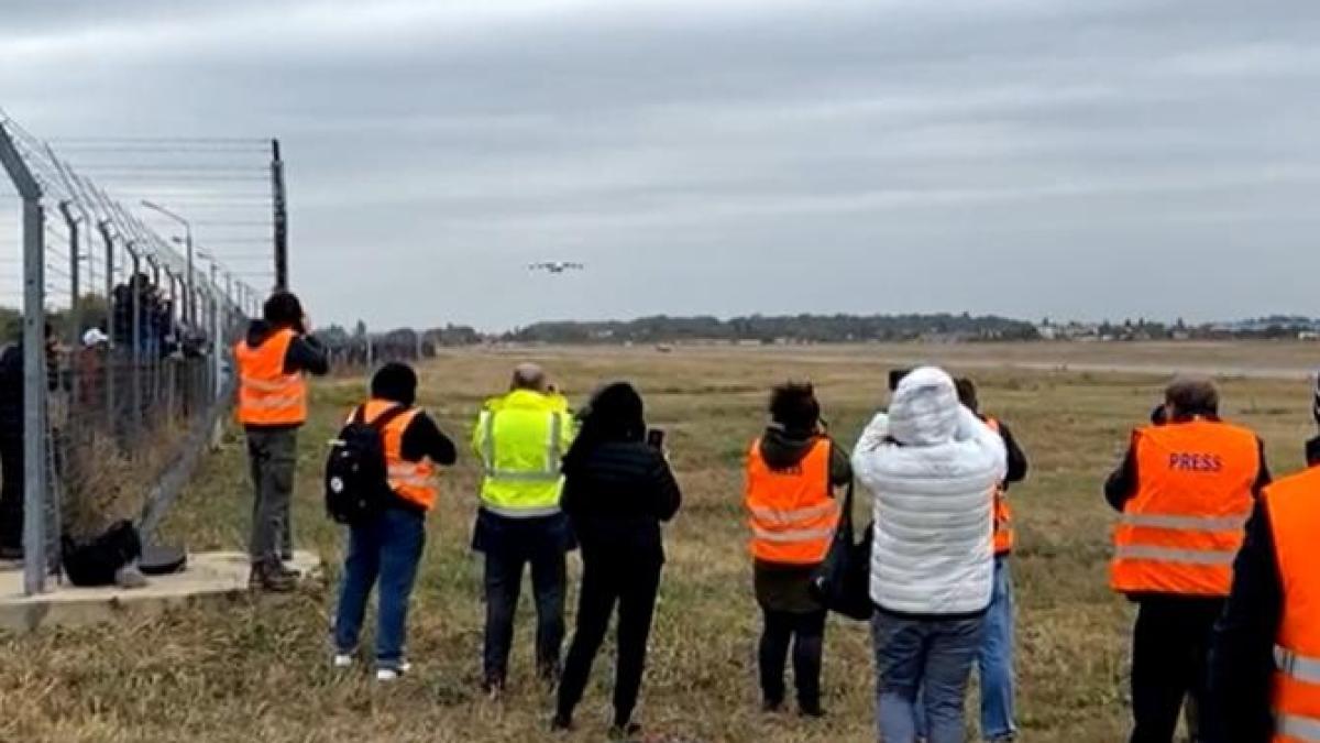 cel-mai-amre-avion-a-aterizat-in-bucuresti_57286000