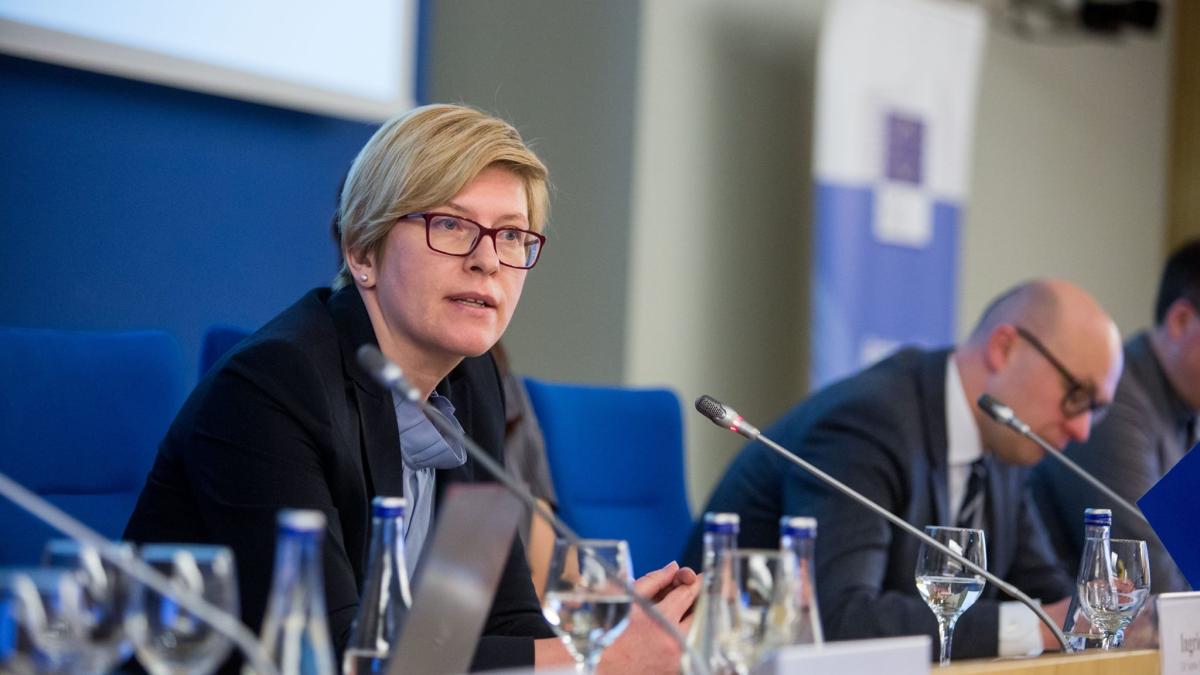 guvernul-lituaniei-acorda-cate-100-de-euro-vasrstnicilor-care-se-vaccineaza-anti-covid19_02634500