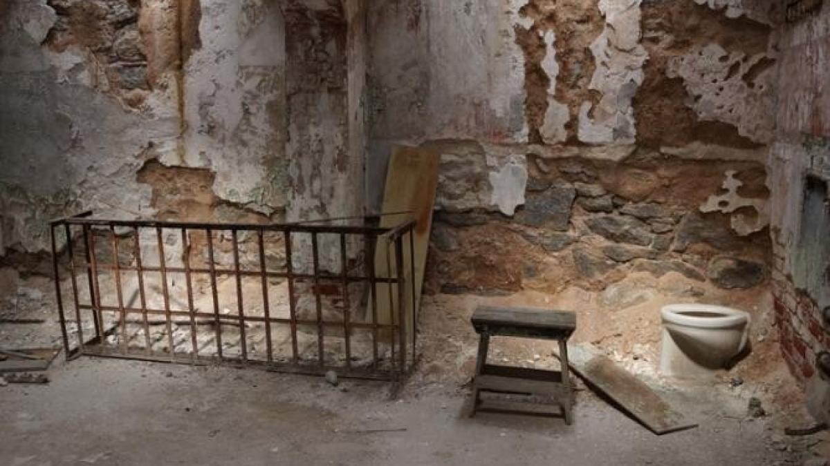 toaletaprc-ccprc-86-de-lux--de-acum-2-700-de-ani--descoperitaprc-ccprc-86-iprc-ccprc-82n-israel_08030200