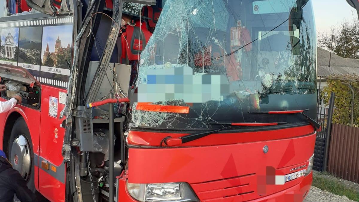 accident-autobuz_38335100