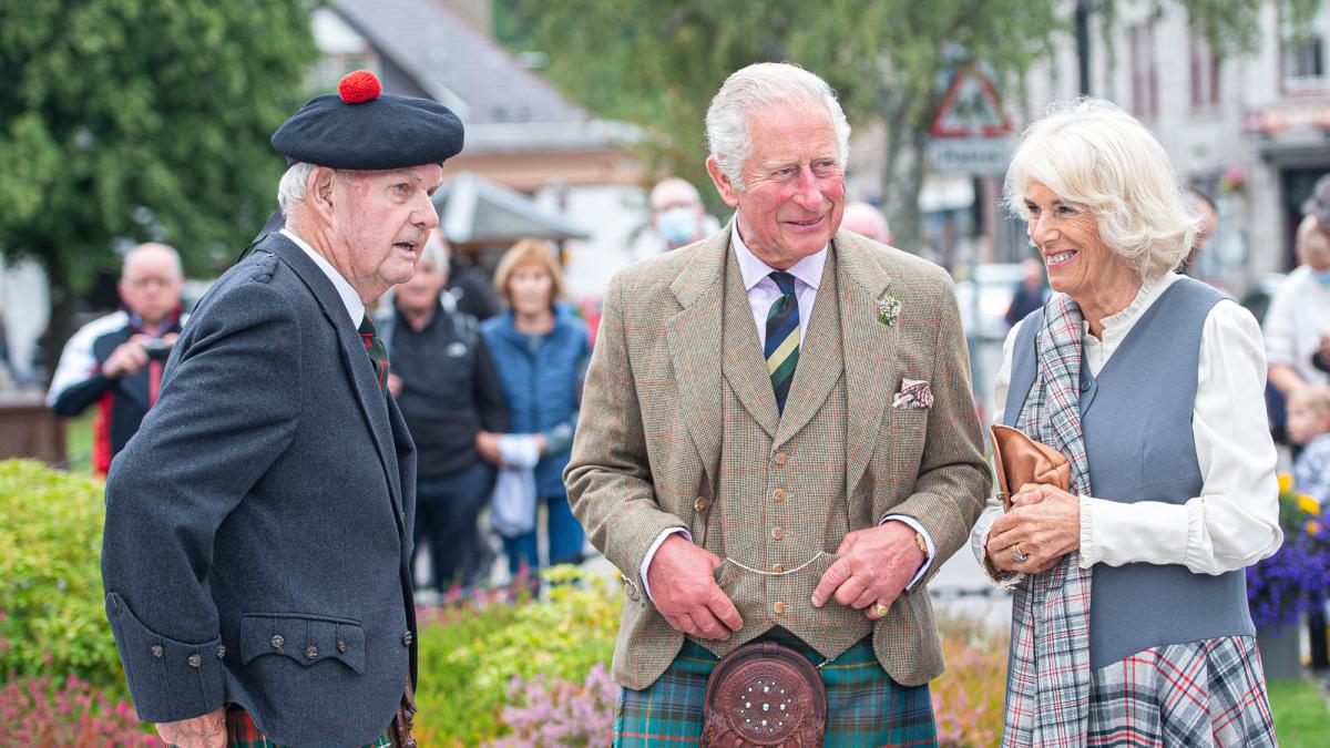 printul-charles-masina-cu-vin-si-branza_01061600