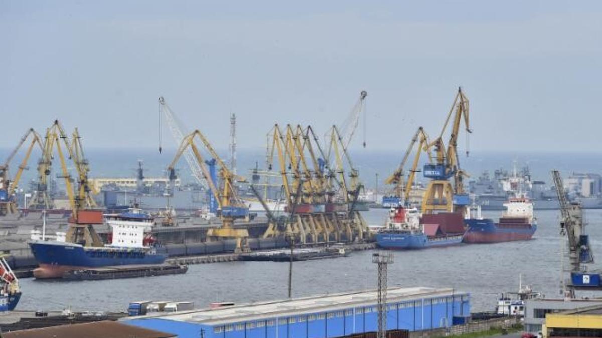 porturi-iprc-ccprc-82nchise--din-cauza-vaprc-ccprc-82ntului-puternic_90481700