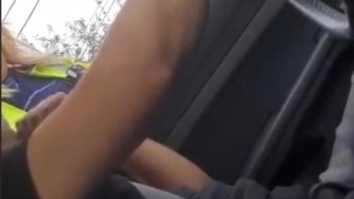 politista--amenda-data-cu-parere-de-rau--dialogul-genial-cu-soferul-prins-mi-se-pare-ciudat--nu-vi-s-au-dat-flash-uri_58294300