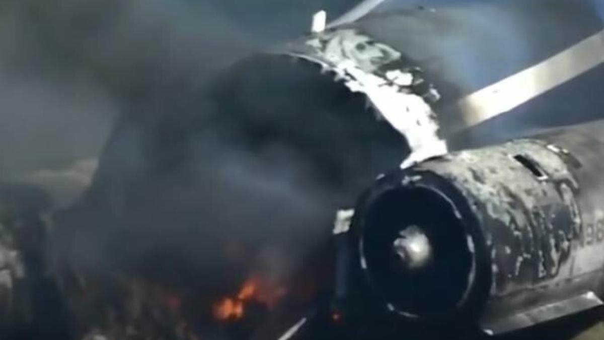 video-avion-prabusit--toti-pasagerii-s-au-salvat-inainte-ca-avionul-sa-ia-foc_17510700