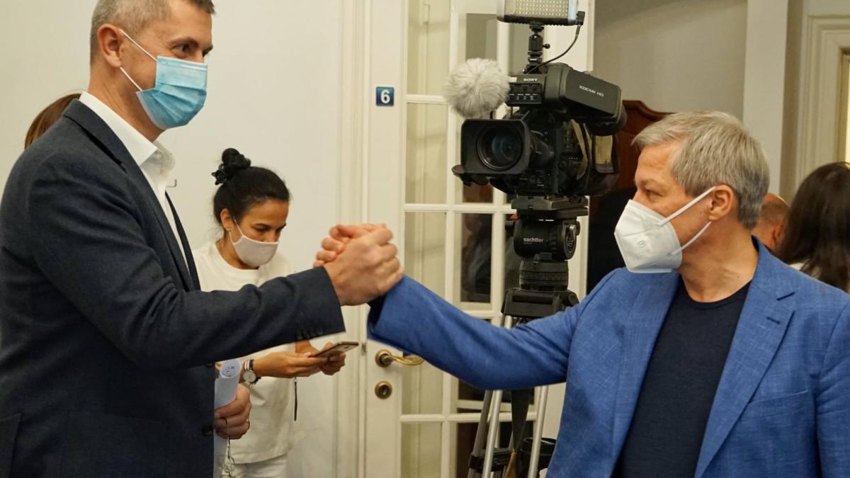 dan_barna_dacian_ciolos_89210800