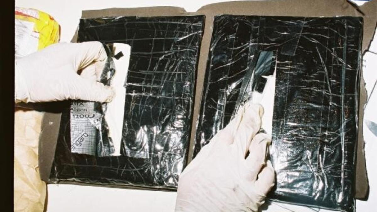 peste-cinci-tone-de-cocainaprc-ccprc-86--descoperite-de-politprc-ccprc-a6isprc-ccprc-a6ti-pe-un-velier_09625300