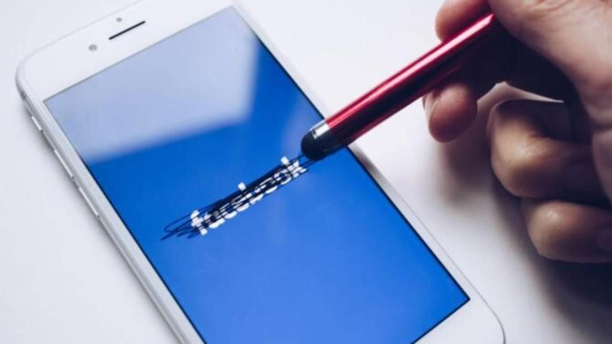 facebook_nou_nume_foto_pexels_45885300