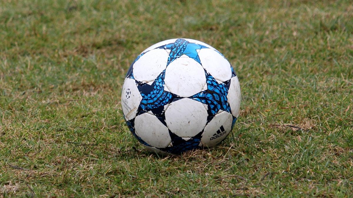 football-ga199fea25_1920_25052800