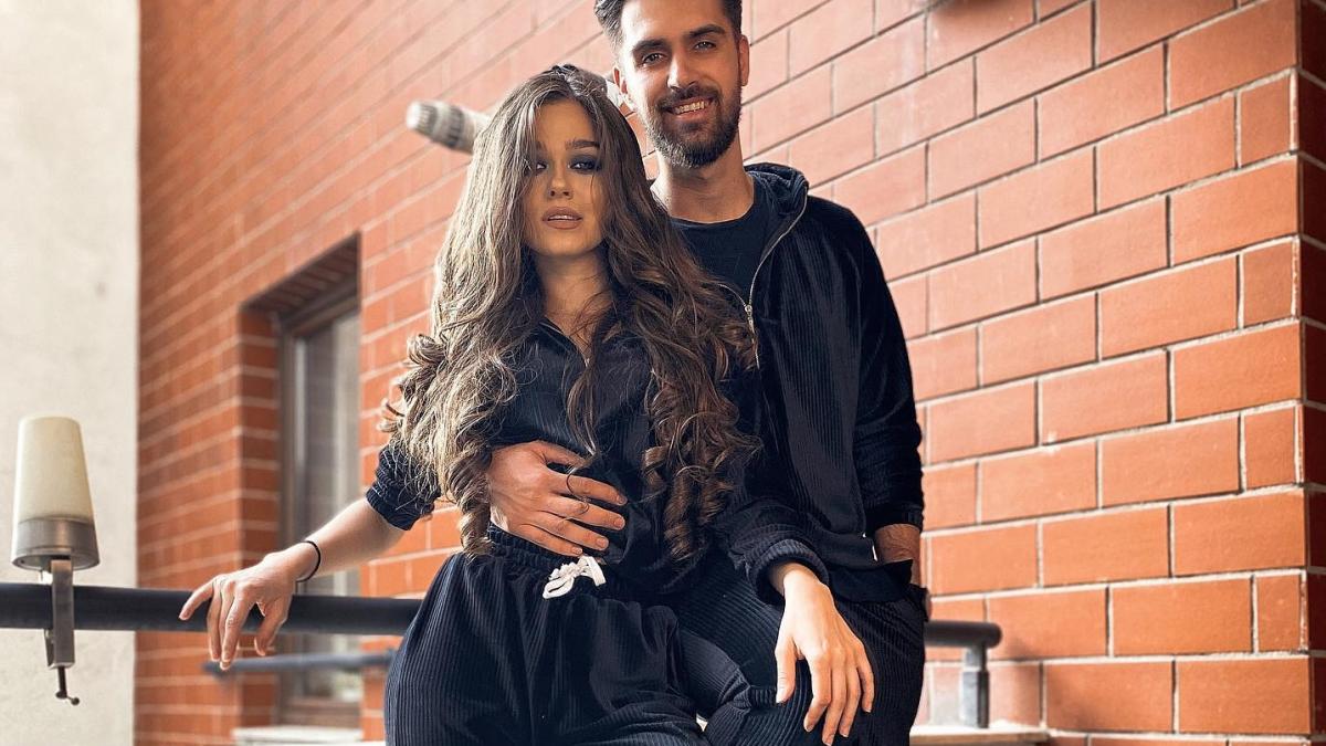 ce-se-intampla-intre-theo-rose-si-iubitul-sau--artista-a-marturisit-trec-prin-multe-stari--ne-certam-in-fiecare-zi_85423800