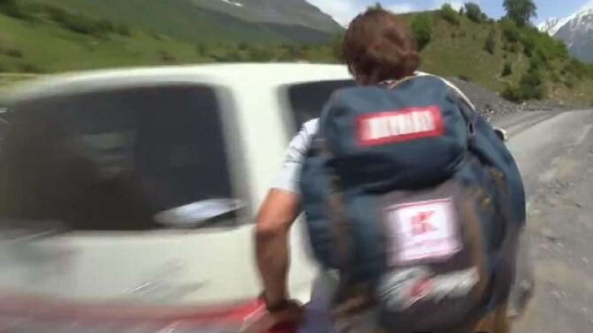 mihai-petre--scandal-cu-un-sofer-in-asia-express--a-vrut-sa-sara-la-bataie-idiotule-e-un-alt-moment-jenant--avem-si-pe-la-noi-exemplare-2_91839200