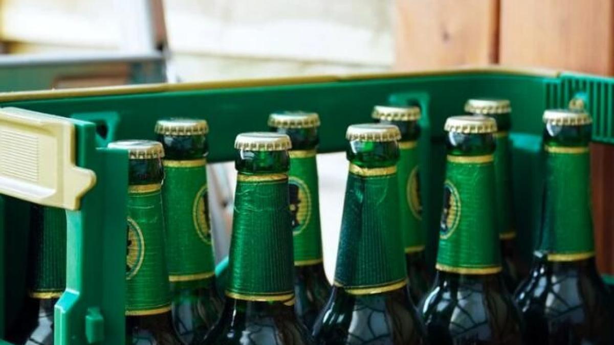 romaprc-ccprc-82nul-care-a-baprc-ccprc-86ut-o-ladaprc-ccprc-86-de-bere-pentru_64025500