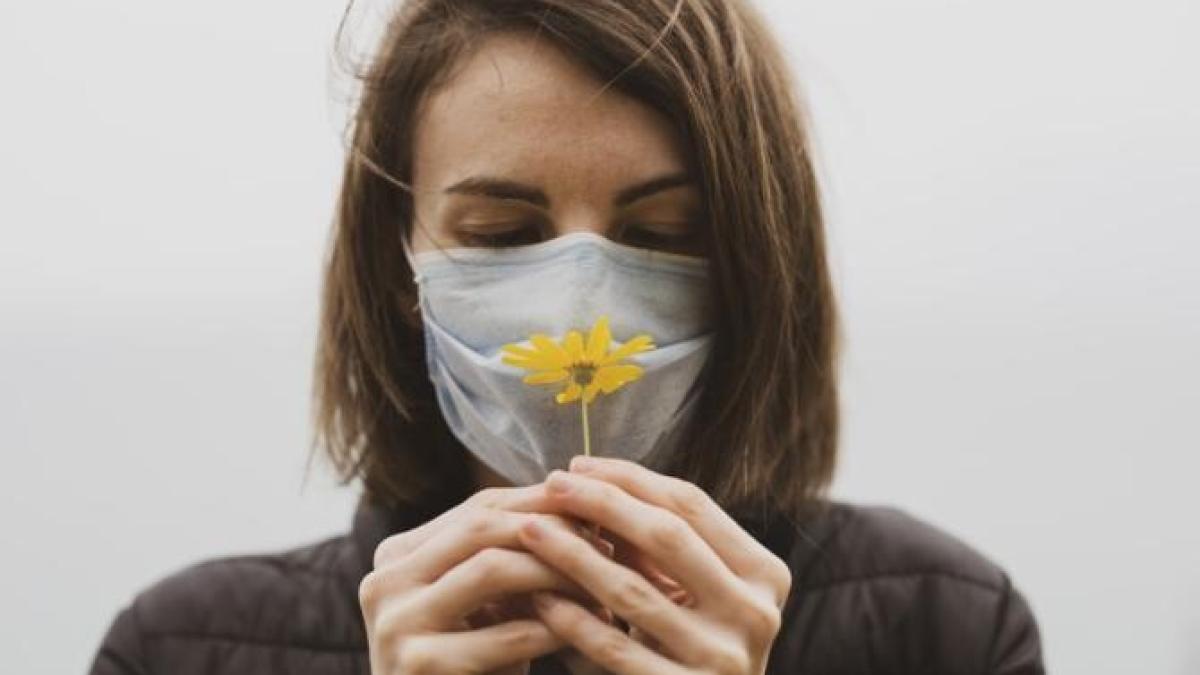 cum-iti-recapeti-mirosul-dupa-covid--ce-sunt-parasomia-si-cacosomia--noile-simptome--medic-e-important-mirositi-asta-de-mai-multe-ori-pe-zi_38935900