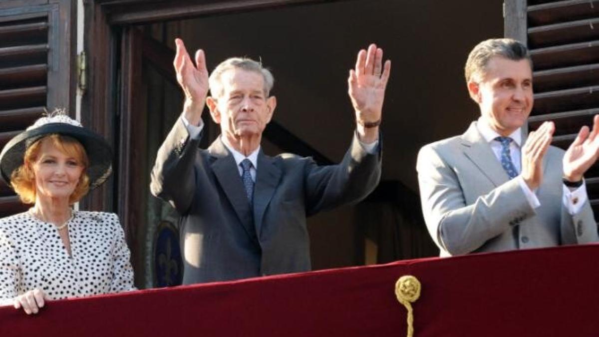 sandru--detaliul-nespus-despre-lupta-regelui-mihai--1990-si-2017--anii-cheie-momentul-de-trezire-le-tremurau-pantalonii--niste-lasi--mare-pacaleala-pentru-popor_13152900