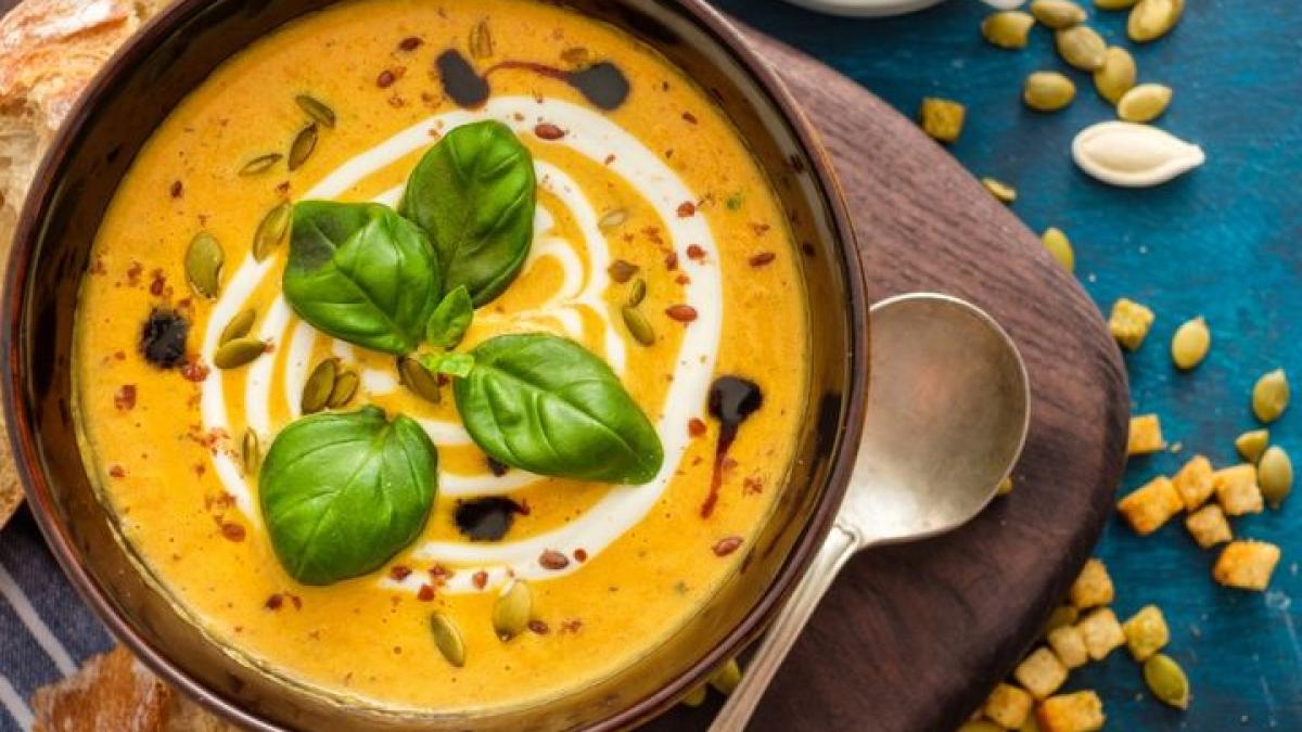 supa-crema-de-dovleac--reteta--cori-gramescu--ingredient-surpriza-aport-scazut-de-calorii--ofera-satietate-mare_53267000