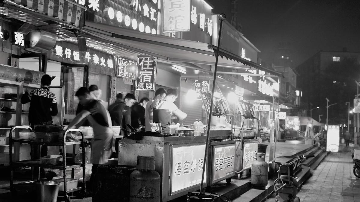 chinezii-isi-fac-provizii_66615700